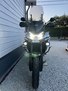 Мотоцикл CFMOTO 800MT R2 8-клапанный DOHC EFI EURO5 67kW (7 фото из 9)
