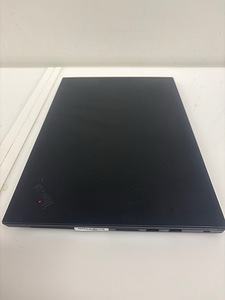 Lenovo ThinkPad P1 Gen 2 (4 фото из 4)