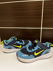 NIKE детский размер 29 (1 фото из 3)