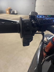 Ebike / Surron (4 фото из 6)