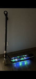 Laste elektritõukeratas Razor (2 foto / 3)