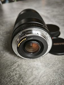 Canon EF 75-300 mm 1:4-5,6 (4 фото из 4)