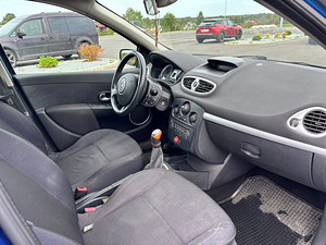 Renault Clio (5 фото из 6)