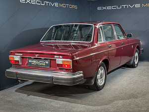 Volvo 244DLS (11 фото из 12)