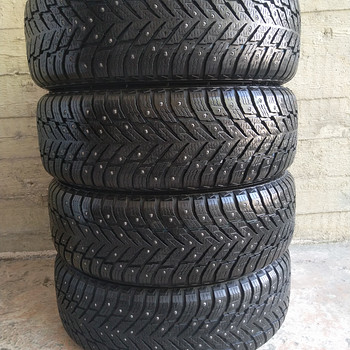 215/65R17 шипованные шины Nokian Hakkapeliitta 10 SUV