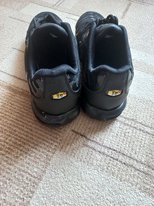 Кроссовки Nike (3 фото из 4)