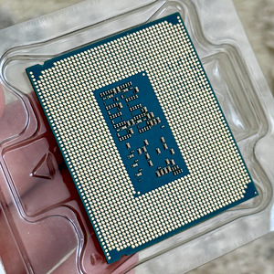 Intel Core Ultra 9 285K (2 фото из 5)