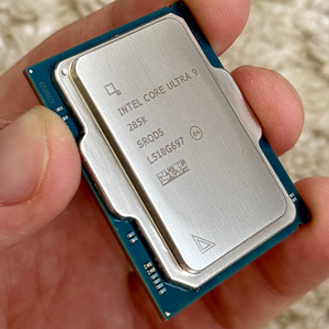 Intel Core Ultra 9 285K (3 фото из 5)