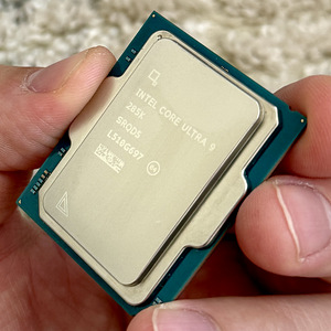 Intel Core Ultra 9 285K (4 фото из 5)