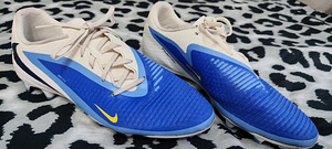 Jalgpalli putsad 42,5 Nike Phantom meeste putsad (1 foto / 6)