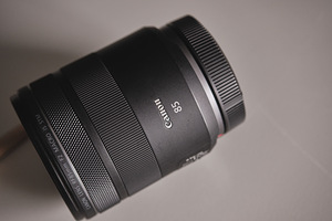Canon RF 85mm f/2 Macro IS STM (1 фото из 3)