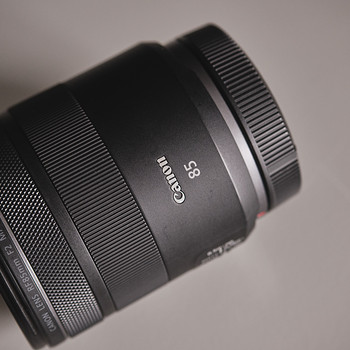 Canon RF 85mm f/2 Macro IS STM
