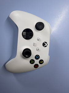 Xbox Series S (5 фото из 5)