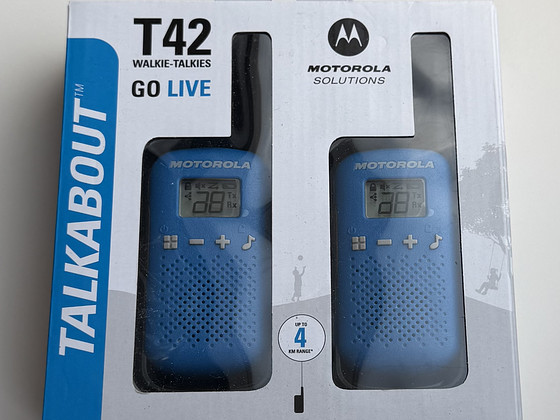 Motorola T42 Walkie-Talkies Blue Twin Pack