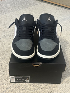 Air Jordan 1 Low SE “Black Iced Carmine” 45 (3 foto / 8)