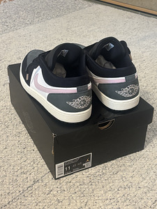 Air Jordan 1 Low SE “Black Iced Carmine” 45 (4 foto / 8)