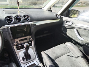 Ford Galaxy 2010 2.0 (A) (10 фото из 15)