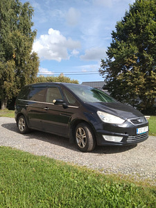 Ford Galaxy 2010 2.0 (A) (4 фото из 15)