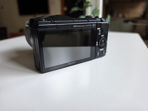 Sony A5000 + Sony E 18–55mm F3.5–5.6 OSS (2 фото из 2)