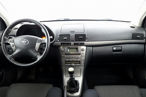 Toyota Avensis Linea Sol Facelift 2.2 D-CAT 130kW (5 foto / 7)