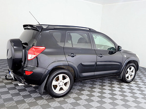 Toyota RAV4 Luxury 4x4 2.2 D-4D 130kW (3 фото из 9)