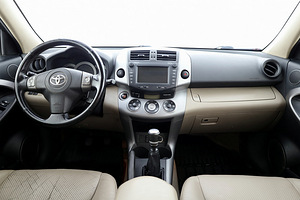 Toyota RAV4 Luxury 4x4 2.2 D-4D 130kW (5 фото из 9)