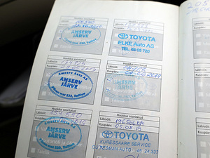 Toyota RAV4 Luxury 4x4 2.2 D-4D 130kW (9 фото из 9)