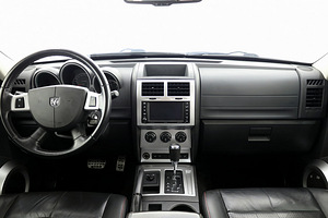 Dodge Nitro R/T Sport Edition 2.8 CRD 130kW (5 фото из 8)