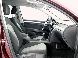 Skoda Superb Comfortline 2.0 TDI 125kW (6 фото из 7)