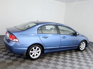 Honda Civic Elegance LPG ATM 1.8 103kW (3 фото из 9)