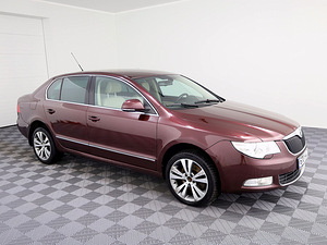 Skoda Superb Highline ATM 2.0 TDI 125kW (1 фото из 9)
