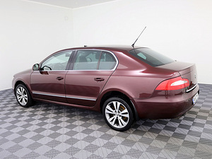 Skoda Superb Highline ATM 2.0 TDI 125kW (4 фото из 9)