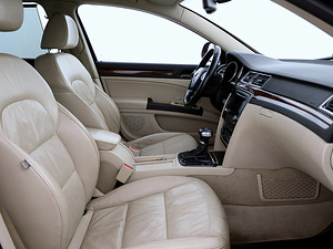 Skoda Superb Highline ATM 2.0 TDI 125kW (6 фото из 9)