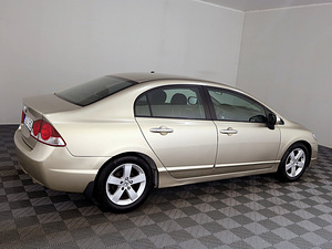 Honda Civic Elegance LPG ATM 1.8 103kW (3 фото из 9)