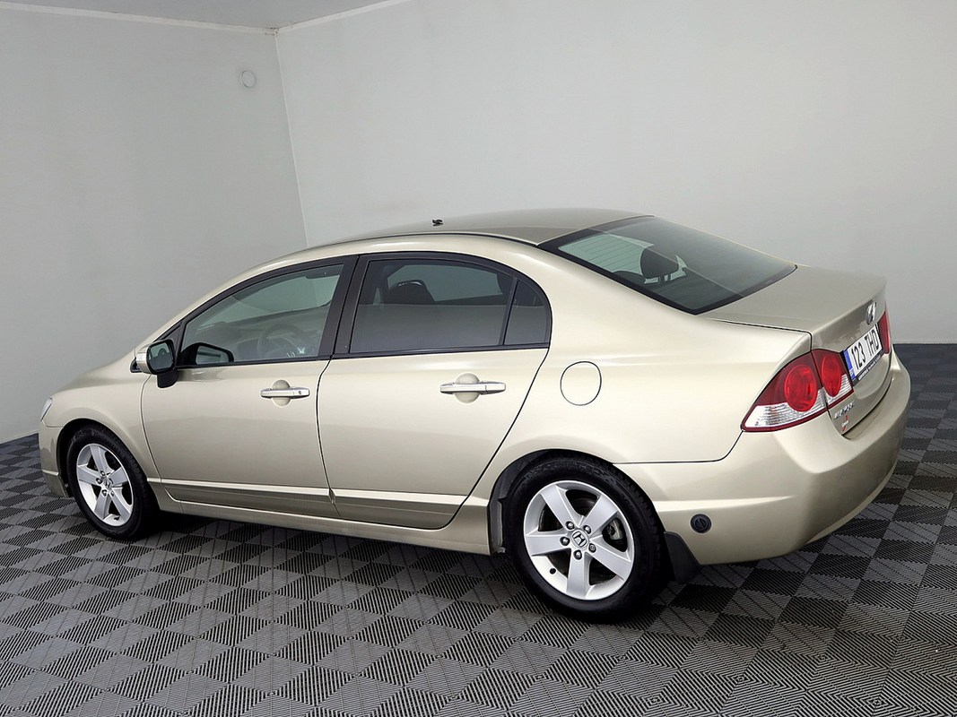 Honda Civic Elegance LPG ATM 1.8 103kW