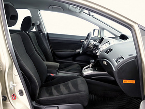 Honda Civic Elegance LPG ATM 1.8 103kW (6 фото из 9)