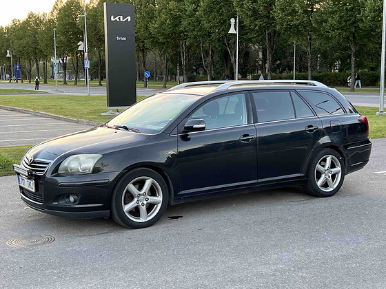TOYOTA AVENSIS
