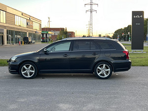 TOYOTA AVENSIS (4 фото из 11)