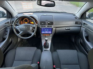 TOYOTA AVENSIS (10 фото из 11)