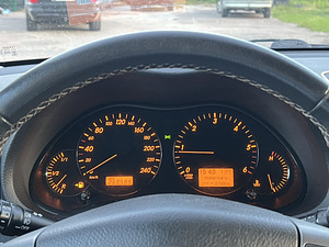 TOYOTA AVENSIS (9 фото из 11)