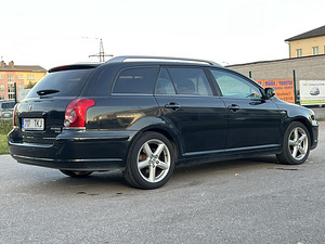 TOYOTA AVENSIS (7 фото из 11)