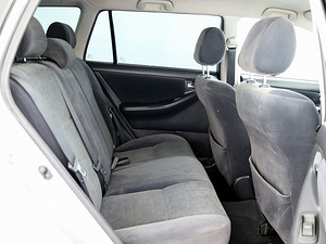Toyota Corolla Linea Sol Facelift 1.6 81kW (7 фото из 9)