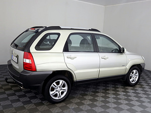 Kia Sportage Active 4x4 2.0 104kW (3 фото из 8)