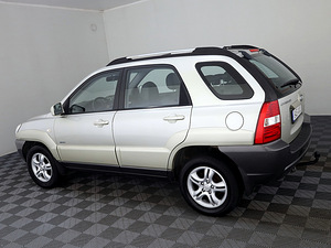 Kia Sportage Active 4x4 2.0 104kW (4 фото из 8)