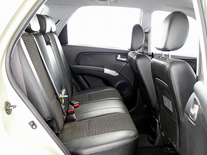 Kia Sportage Active 4x4 2.0 104kW (7 фото из 8)
