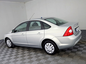 Ford Focus Facelift 1.6 74kW (4 фото из 7)