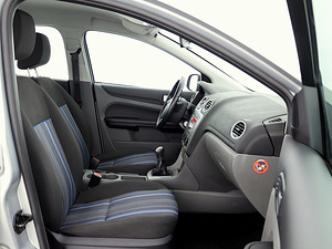 Ford Focus Facelift 1.6 74kW (6 фото из 7)