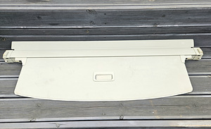 Volvo V90 2017-2025a.Pagsiruumi kate / ruloo (2 foto / 3)