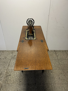 Singer 1910.a (4 фото из 8)