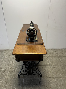 Singer 1910.a (5 фото из 8)